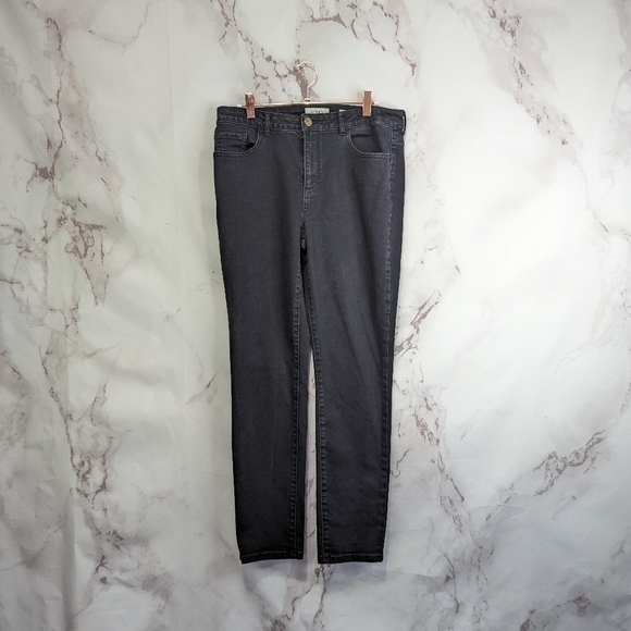 LOGO by Lori Goldstein Denim 10 High Rise Straight Jean Black Crop Ankle 1235 - Picture 1 of 12
